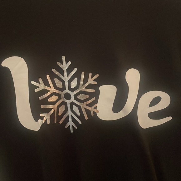 Christmas T-Shirt Women's Size S (4-6) Black and Silver with Snowflake P… - Picture 2 of 5